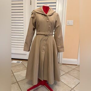 Miss candyfloss Elegant Tan Belted Women's button coat small